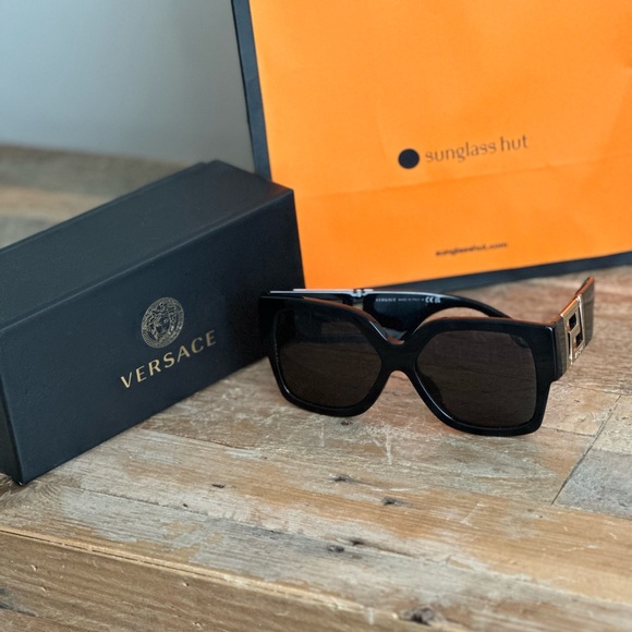 Versace sunglasses - Picture 6 of 7